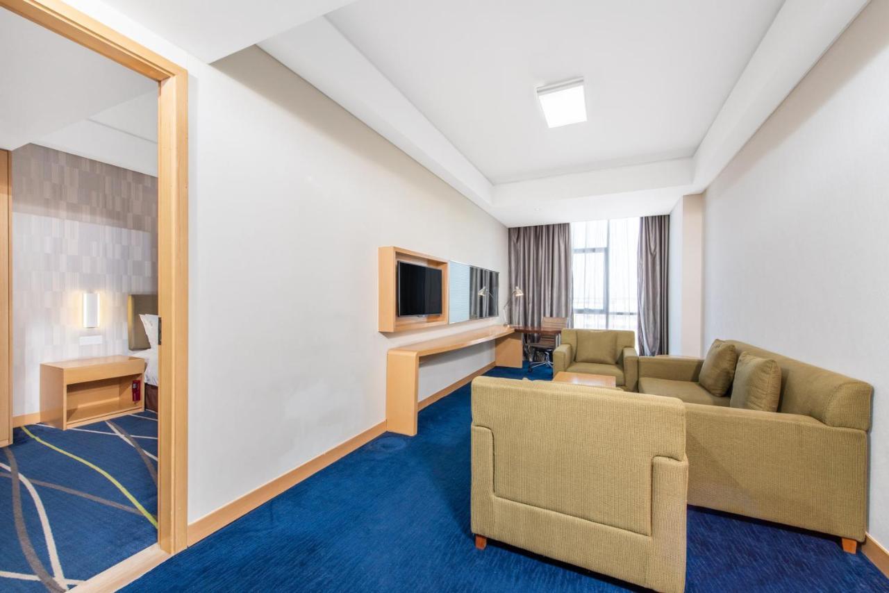 Holiday Inn Express Zhengzhou Airport By Ihg Xinzheng  Экстерьер фото