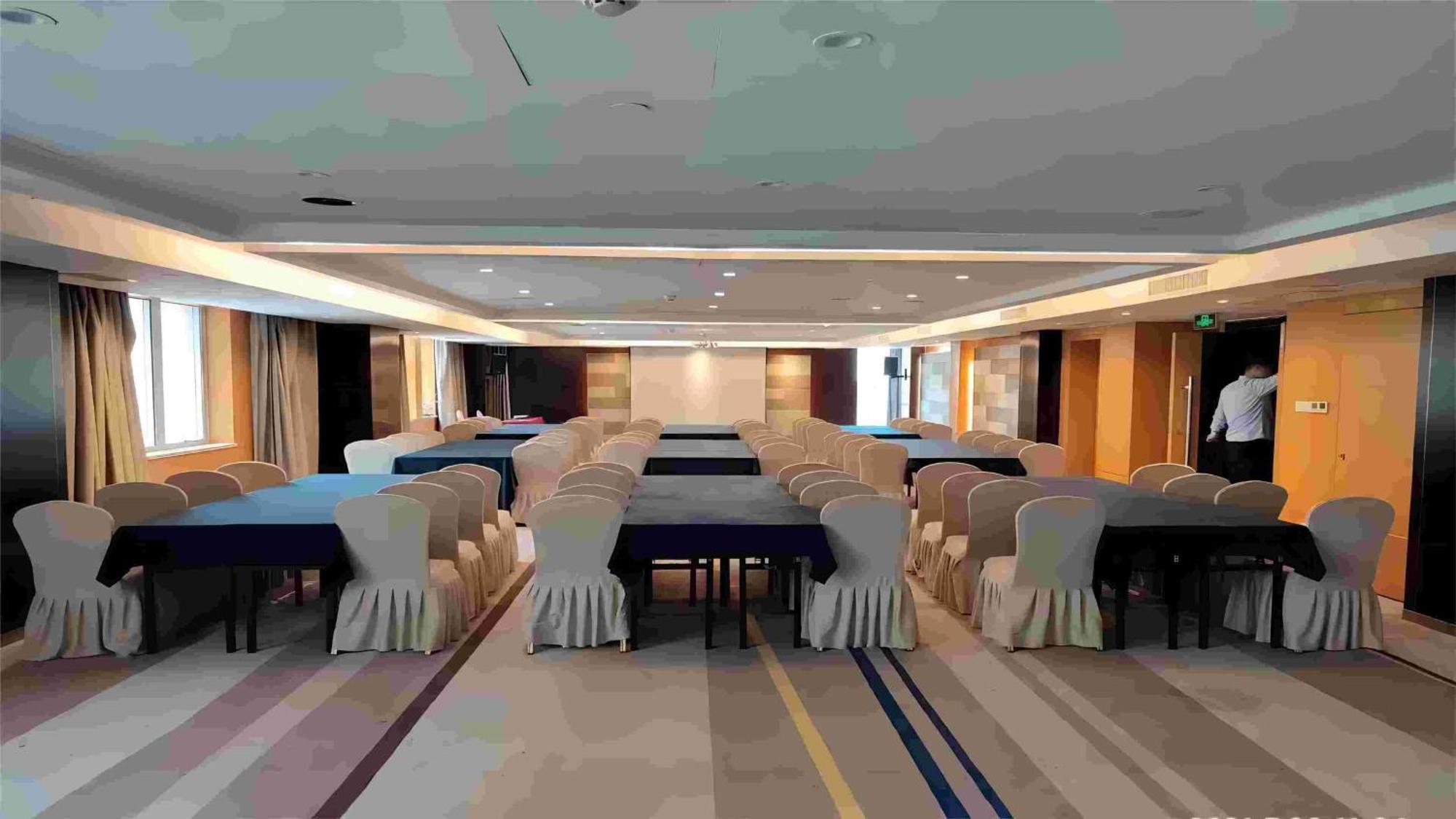 Holiday Inn Express Zhengzhou Airport By Ihg Xinzheng  Экстерьер фото